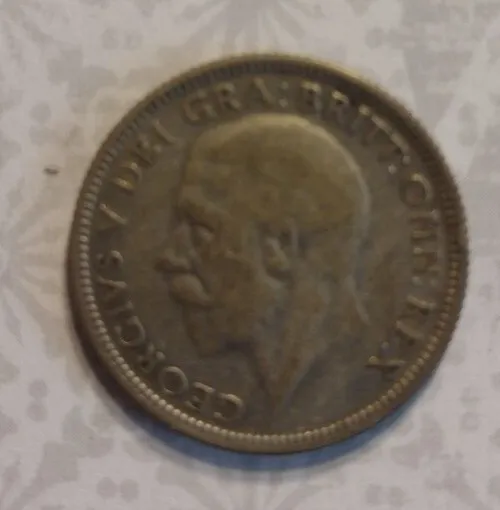 1933 George V Great Britain Shilling in very fine condition