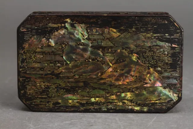 Antique Korean Mother-Of-Pearl Inlaid Lacquer Box Very Rare Joseon Dynasty 18TH.