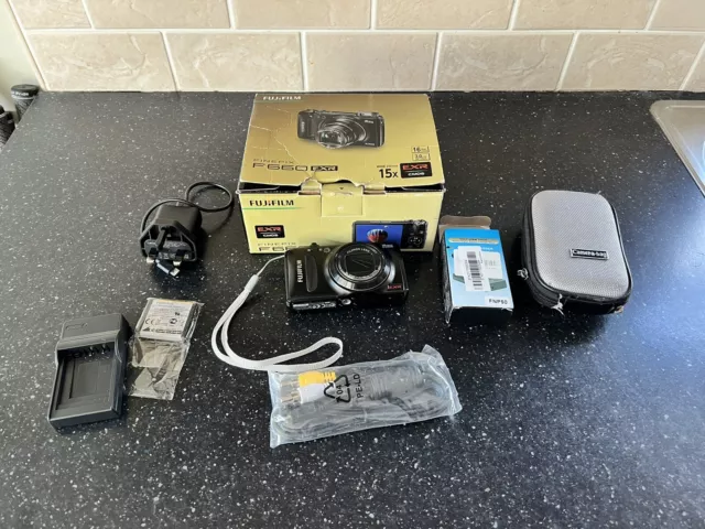 Fujifilm FinePix F Series F500EXR 16.0MP Digital Camera - Black