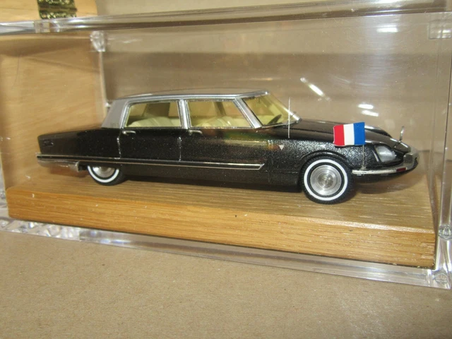 AU560 MATRIX 1/43 CITROEN DS MAJESTY CHAPRON Ed Lim 1966 ARGENTE Ref