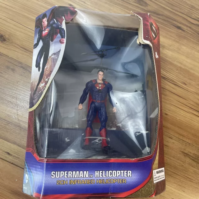 Superman Remote Controlled Helicopter  Infrared Laser Battle Tote2