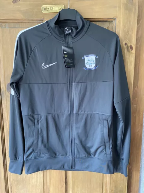 Preston North End FC 2022/23 Training Track Top Jacke Medium - Nike *NEU* BRANDNEU MIT ETIKETT