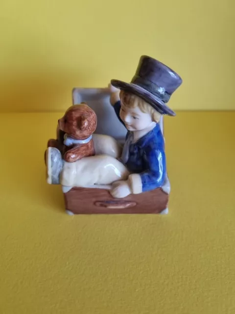 royal copenhagen statuine -- The flying trunk by H.C. Handersen