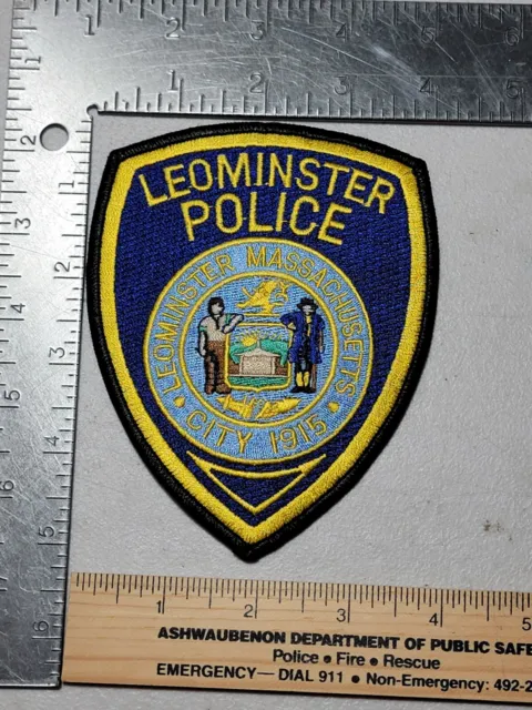 LE9B3 Police patch Massachusetts Leominster