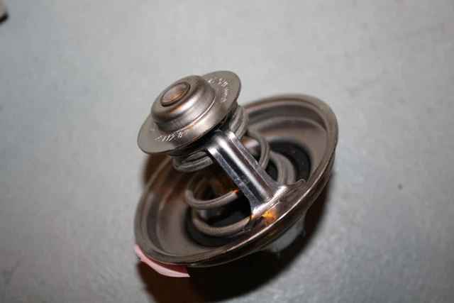 Thermostat Volkswagen 025 121 113 / # L M6L 3911