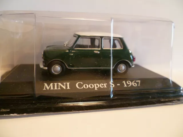 MINI COOPER S VERTE TOIT BLANC de 1967 ~  NEUF