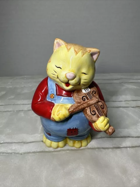 Vintage Russ Berrie Ceramic Piggy Coin Bank Tabby Cat Overalls Violin EUC