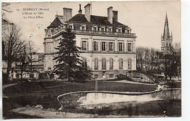 EPERNAY - Marne - CPA 51 - Hotel de ville - la piece d' eau