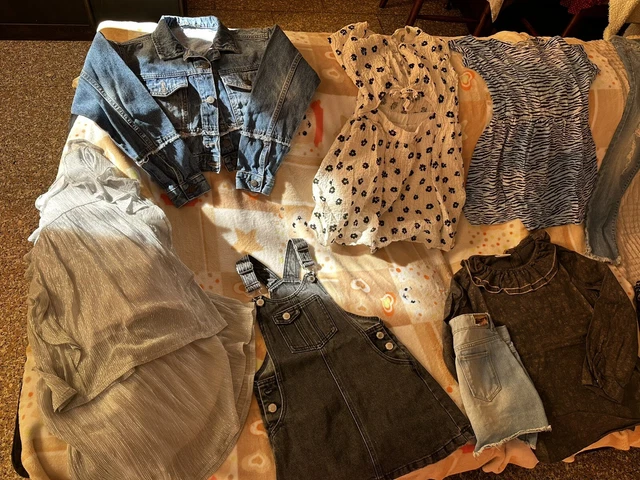 Lotto abbigliamento da bambina 8-9 anni