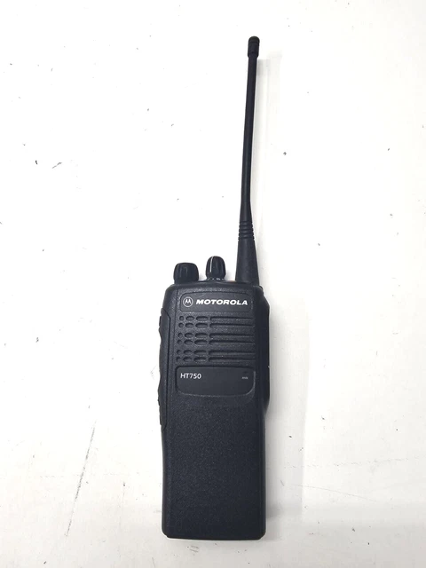 MOTOROLA HT750 450-512MHz UHF 16ch Two Way Radio w Antenna AAH25SDC9AA3AN