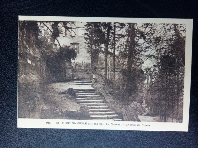 Cpa Mont Sainte Oidle Le Convent Chemin De Ronde