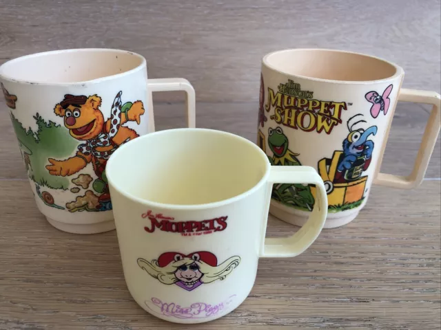 1980s JIM HENSONS MUPPET SHOW PLASTIC CUPS MISS PIGGY KERMIT GONZO FOZZIE DEKA
