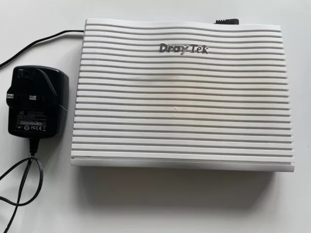 Draytek Vigo R2820 ADSL2+ Security Firewall with plug adapter Good Condition