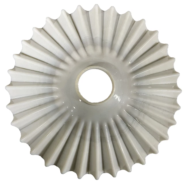 Lampadario a sospensione  liberty vetro opalino bianco vintage antico