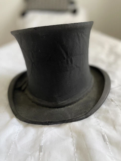 JOHNSON & CO London's Original Traditional Spring-loaded Top Hat £75.00 ...