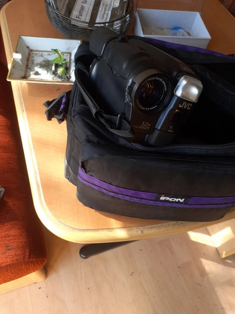 Camera appareil photo ancien avec sacoche