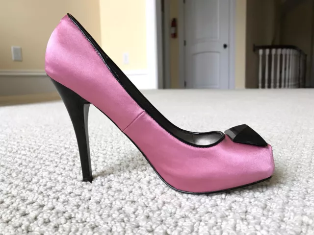 EUC Paris Hilton pink satin Vogue Heel pumps, black patent heel sz 5.5 orig $100