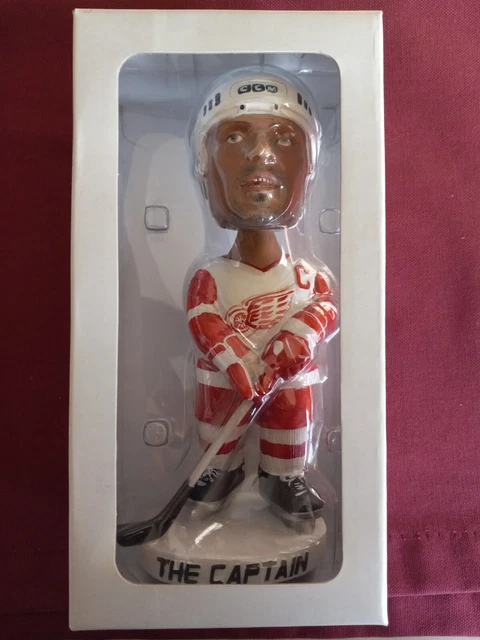 Steve Yzerman Hockeytown Bobblehead