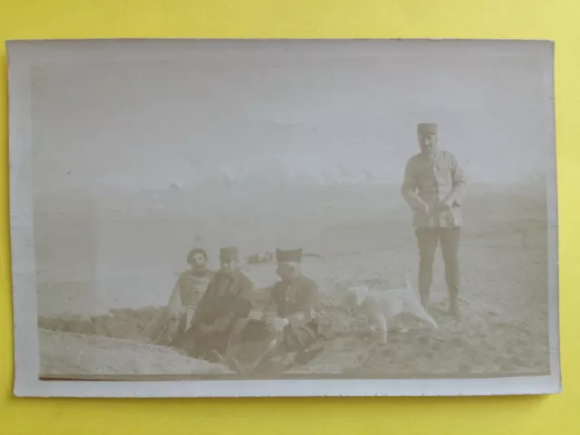 Carte Photo Guerre Ecrite en 1918 MILITAIRES SOLDATS Uniforme Montagne Chien