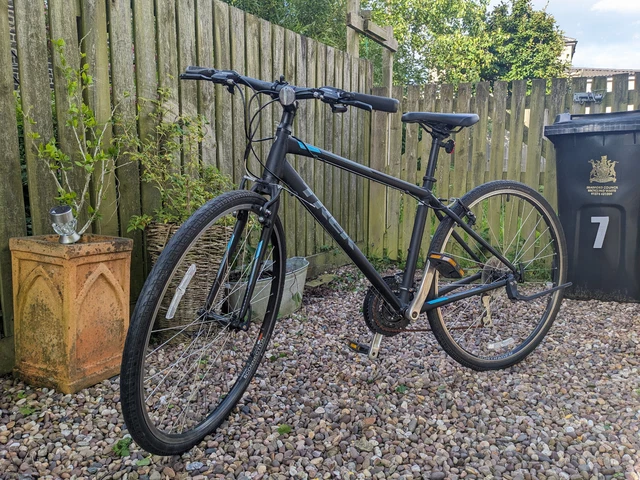 TREK F2 MEN S hybrid bicycle bike black vgc 192.00 PicClick UK