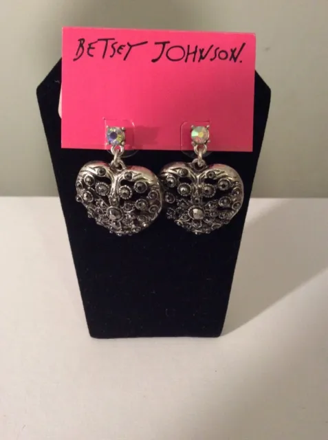 $35  Betsey Johnson White Out Heart Earrings B09668 MSRP $35 #240a