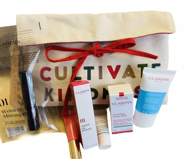 Clarins Kosmetiktasche mit viel Inhalt 3 X Reisegrösse Scrub, Mascara, Lip Perf.