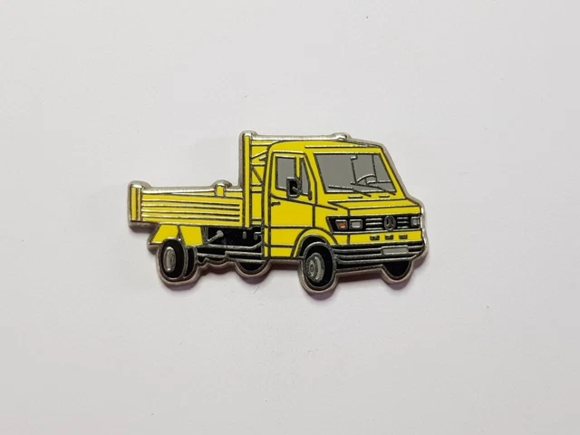 Pin's MERCEDES BENZ COMPETITION - SOFREC PARIS - État Comme Neuf