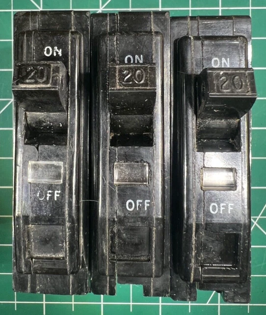 Square D QO120 Circuit Breaker Type QO  1 Pole 20 Amp 120/240V Lot of 3