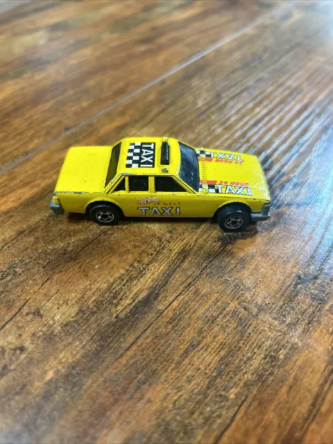 Vintage Hot Wheels 1983 Die Cast Yellow Taxi Crash Door #652