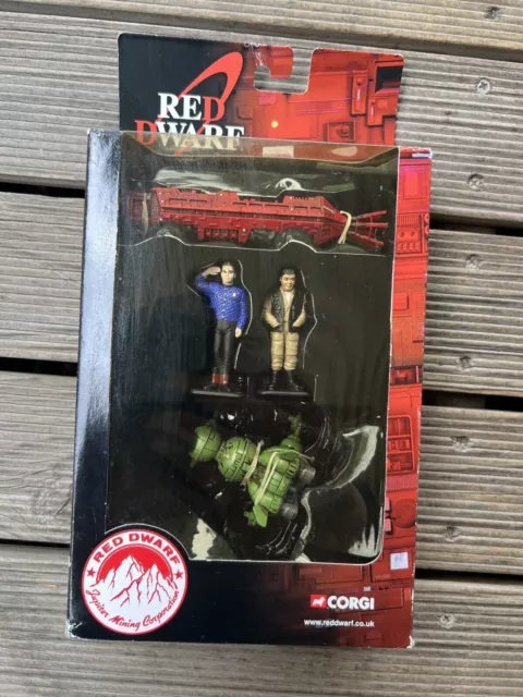 Corgi Classics Red Dwarf Set Starbug Rimmer Lister Figures 2004