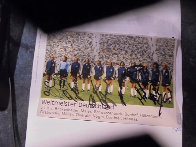Foto mit 11 Originalautogrammen Weltmeister 1974