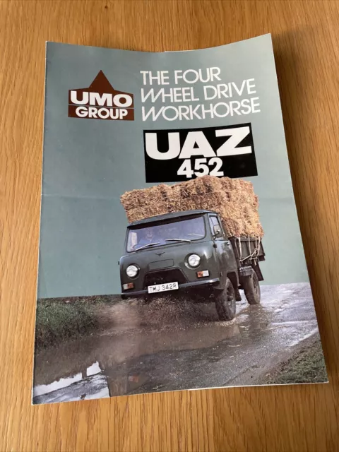 UAZ 452 4WD UK Market Foldout Sales Brochure Van Truck