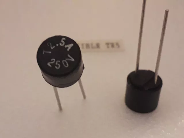 2 x Fusible TR5 temporise.T 2.5A 250V.Diametre 8,5mm.