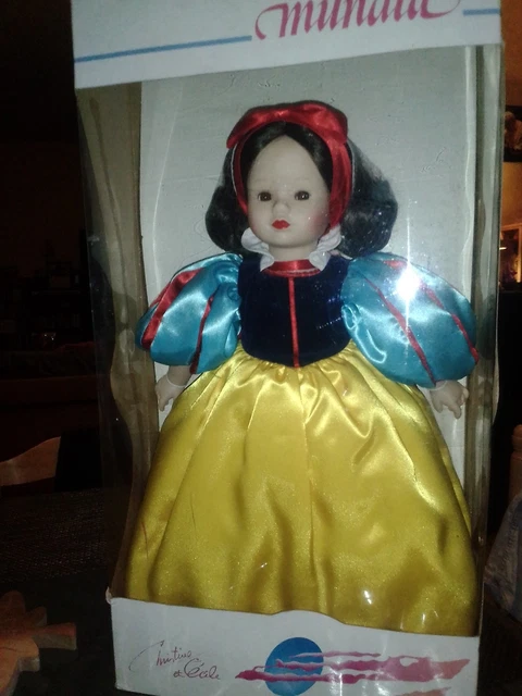 Poupée Mundia Dame Catherine – 60 Cm, Occasion