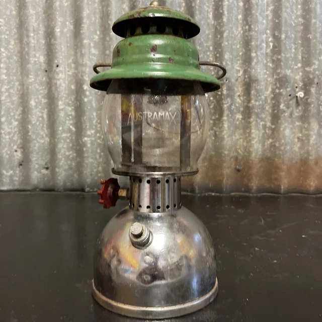 Australian AUSTRAMAX  Vintage kerosene pressure lantern lamp