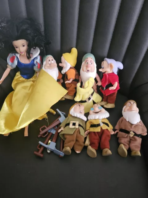 Disney Snow White and the Seven Dwarves doll set