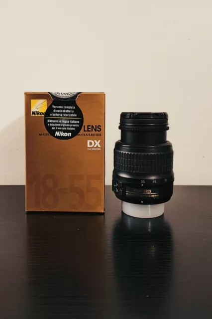 Nikon Dx  AF-S  Nikkor 18-55 mm f/3.5-5.6 G II ED