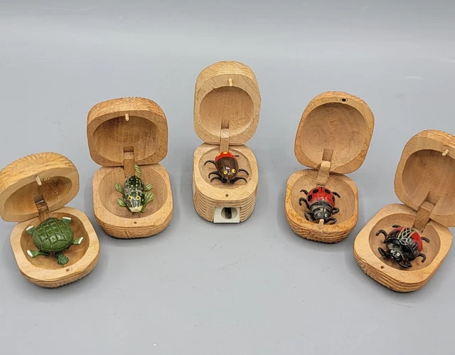5 Vintage Ladybug Bug Beetle Turtle Crocodile Moving Legs Wooden Box Wiggle Nut