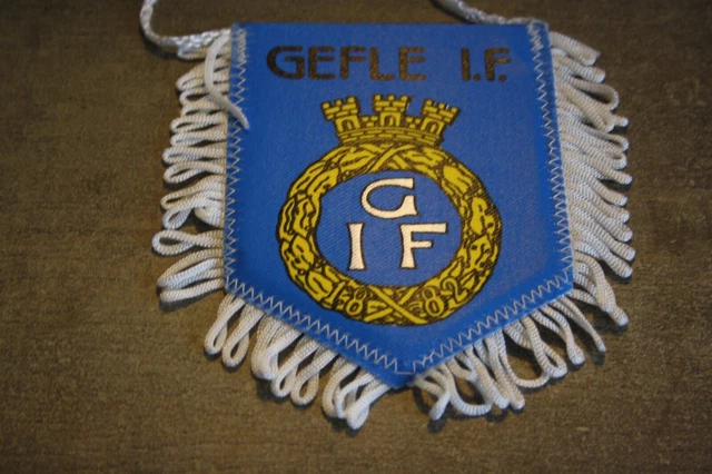 ancien petit FANION / PENNANT WIMPEL )) IS HALMA HALMSTADT **** SWEDEN