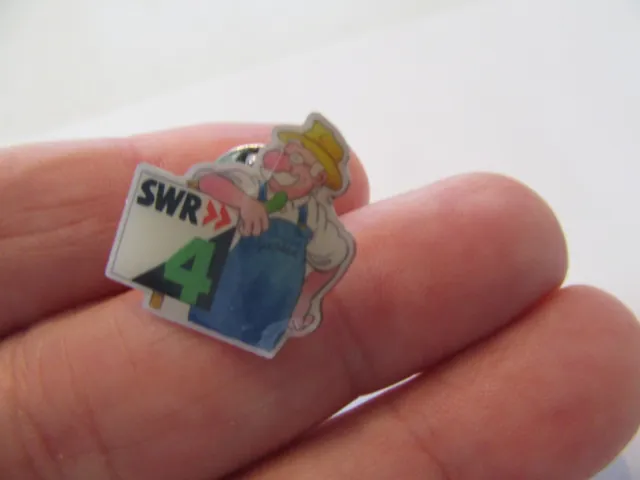 SWR 4 RUNDFUNK Pin Badges  Anstecknadel Anstecker WERBUNG Top