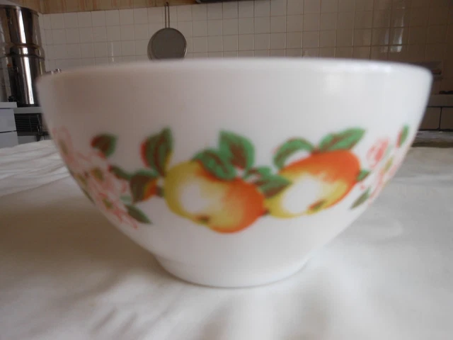 bol en arcopal motif floral bleu vintage