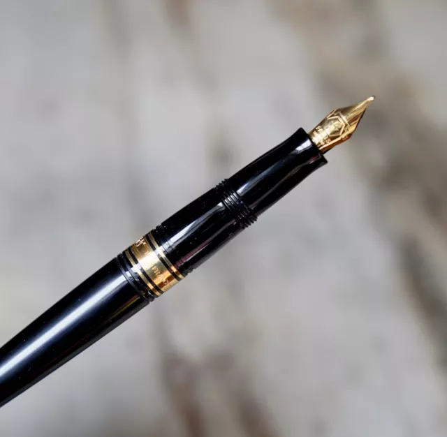 Stylo Plume Waterman Charleston Resine Noire & Pl Or - Plume Or Massif 18 Carats