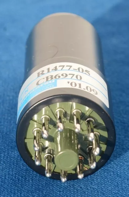 Hamamatsu R1477-05 high-sensitivity photomultiplier tube, 185-900 nm response 2