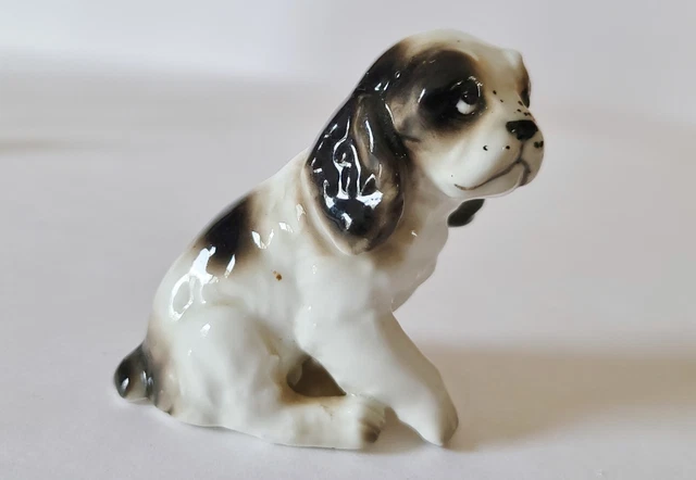 Vintage Bone China King Charles SPANIEL Seated Dog Figurine 2 1/4 Inch Tall