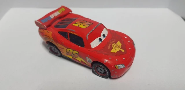 Voiture Disney Pixar Cars diecast flash mc queen piston cup  1:55 7 CM