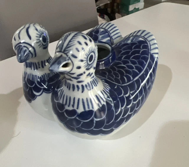 VTG? Chinese Pair of Conjoined ducks water dropper blue and white lght see stamp