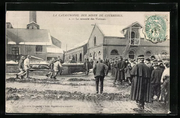 CPA Courrieres, La Catastrophe des Mines de Courrieres, La remonte des Victimes