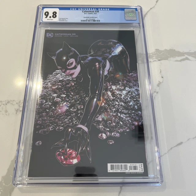 Catwoman #39 1:25 (2022) Sozomaika Variant - Cgc 9.8
