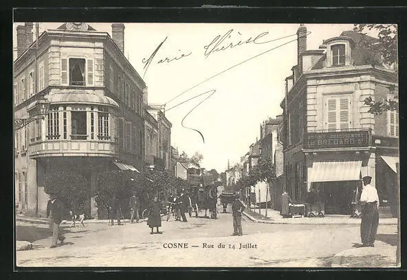 CPA Cosne-sur-Loire, Rue du 14 Juillet, attelages et commerces 1905