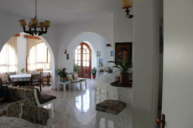 PROPRIETAIRE VEND HOTEL 18 CHAMBRES DANS L’ILE DE PATMOS DODECANESE GRECE  Terra 5